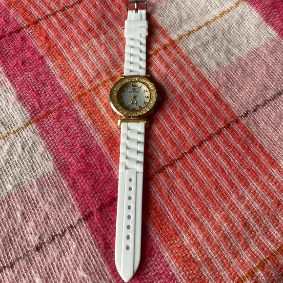 Watch - Picture 1 of 2